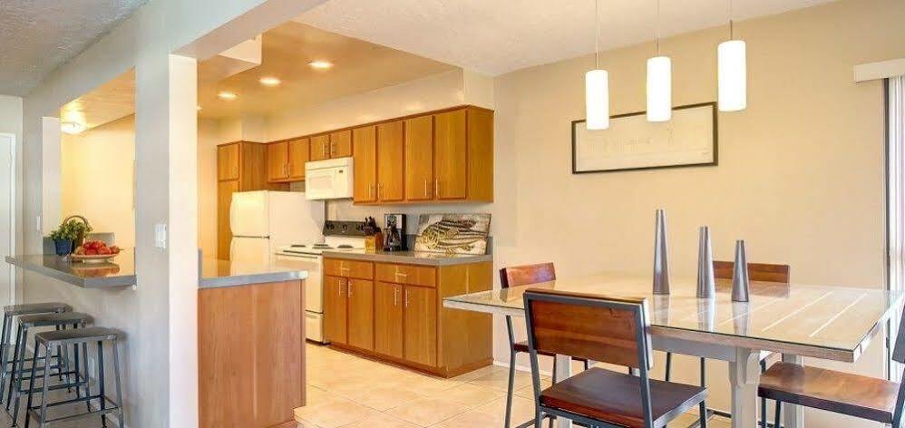 קארסלבד Beachwalk Villas מראה חיצוני תמונה